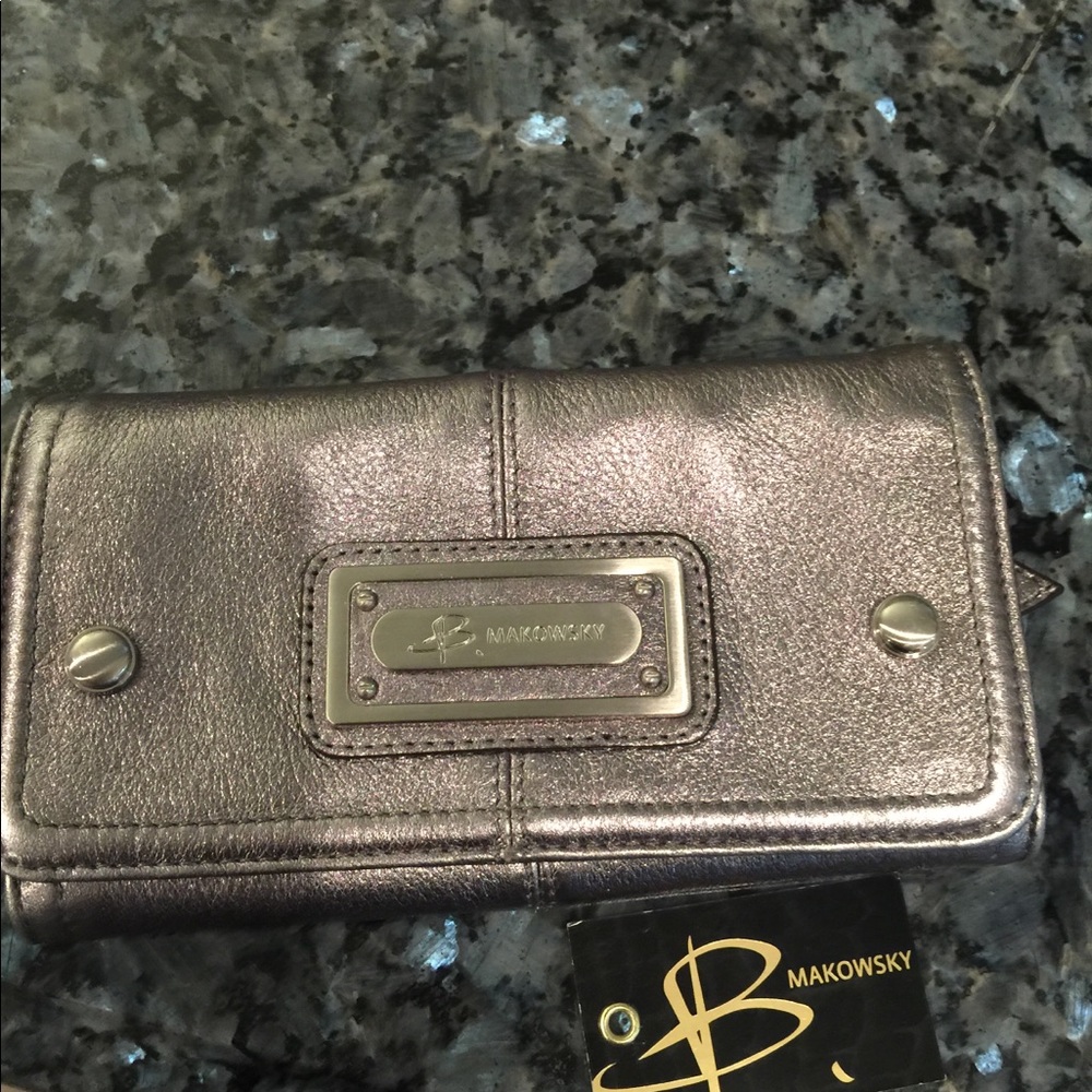 Ladies B Makowsky Pewter Wallet